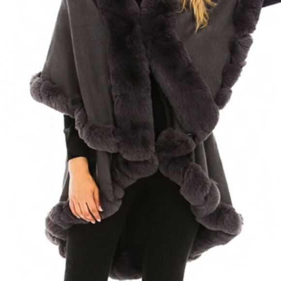 Luxury Gray Faux Fur Collared Cape Coat One Size - Picture 9 of 10